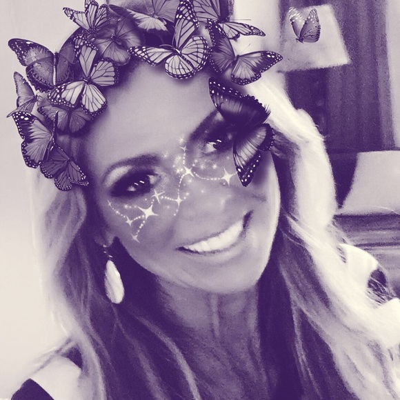 Meet your Posher, Elizabeth - Picture 1 of 1